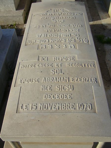 Estela de EZERZER Sol