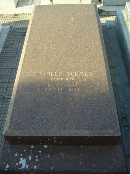 Lápide de SCEMLA Charles