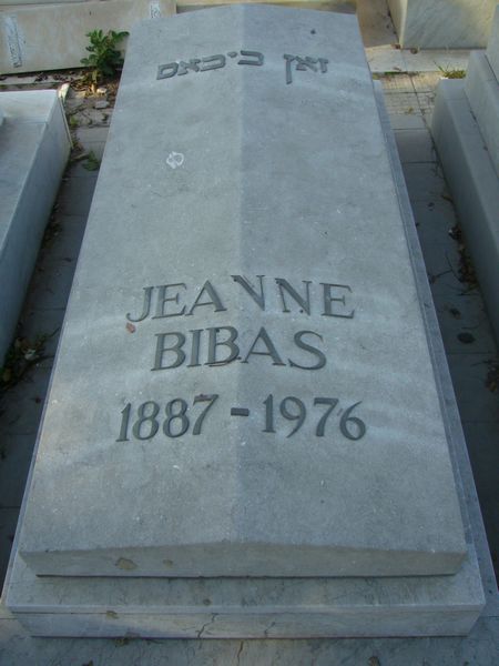 BIBAS Jeanne का स्मारक