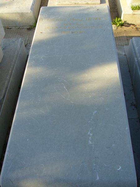 Grafsteen van DENOUN Moise