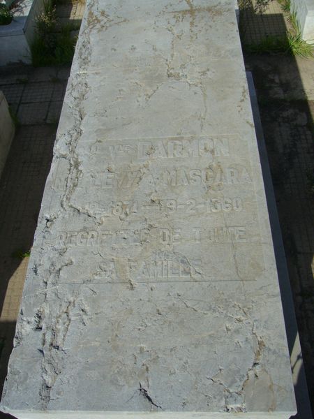 Grafsteen van DARMON