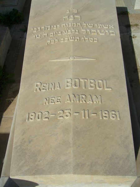 Estela de BOTBOL Reina
