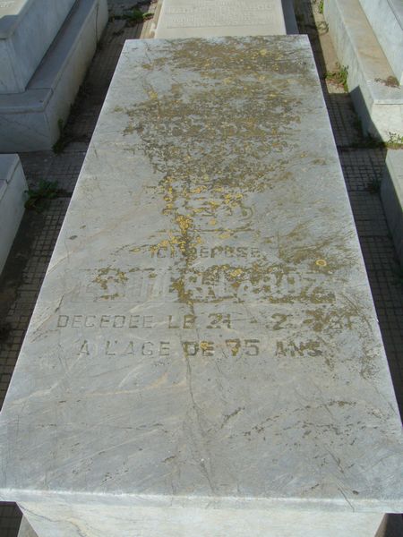 Tombstone of LABOZ Esther