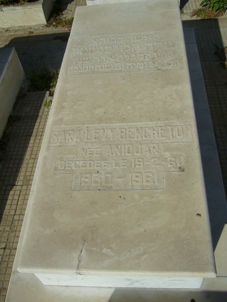 Tombstone of LEVY BENCHETON Sara
