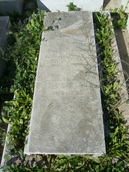Grafsteen van KURTZIG Ida