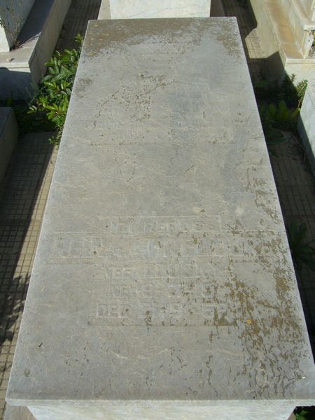 Grafsteen van FREBOURG Reina