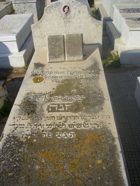 Stèle de LEVY Anette