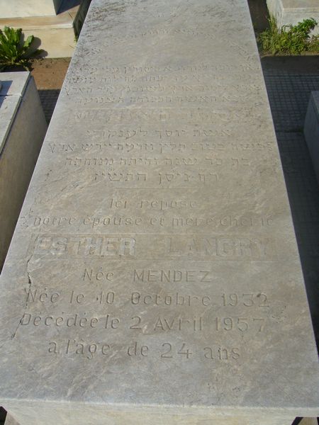 Stèle de LANCRY Esther