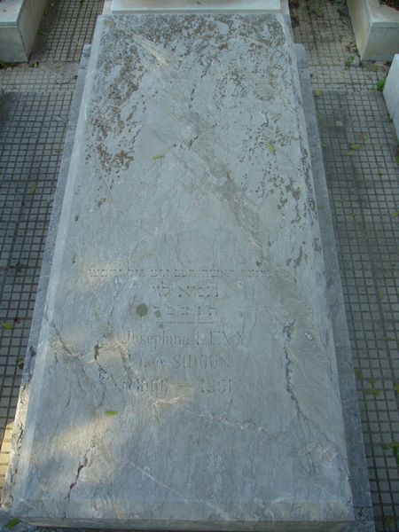 מַצֵּבה פון LEVY Josephine