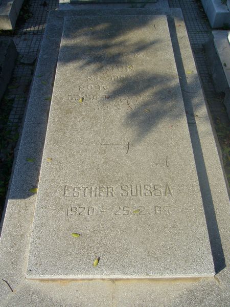 מַצֵּבה פון SUISSA Esther