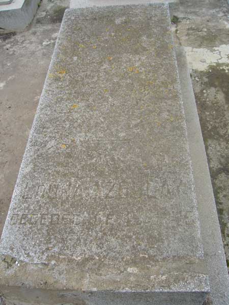 Tombstone of AZOULAY Louna