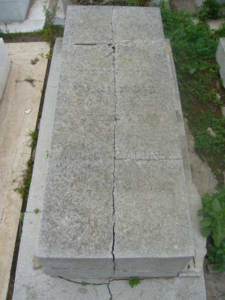 Grafsteen van ZAGURY