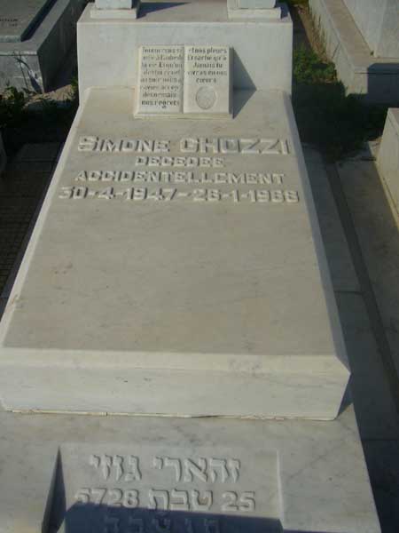 מצבת GHOZZI Simone