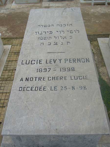 מַצֵּבה פון PERNON Lucie Levy