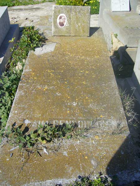 מצבת BENLOULON Haim