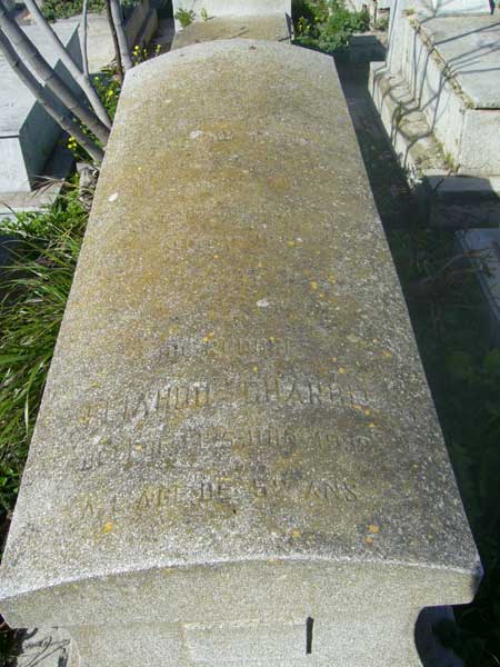Grafsteen van CHARBIT Eliahou
