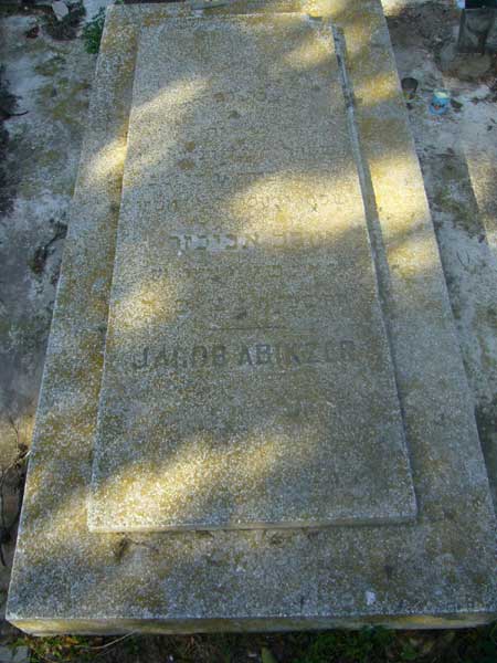 Tombstone of ABIKZER Jacob