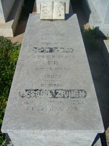 Grafsteen van ZRIHEN Messod