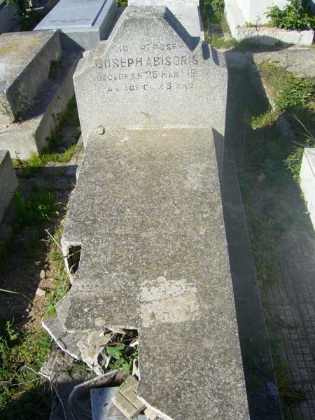 ABISORIS Joseph fejfája