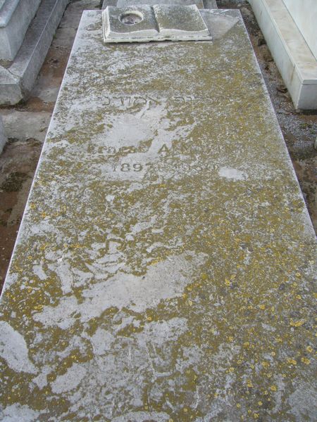 Tombstone of AMOZNI Maklouf