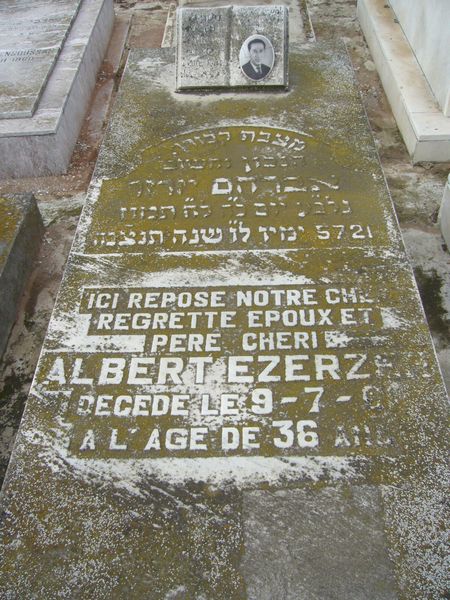 Estela de EZERZER Albert