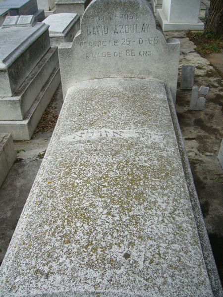 מצבת AZOULAY David