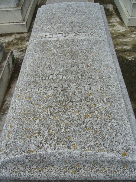 Estela de AKIBAH Judah