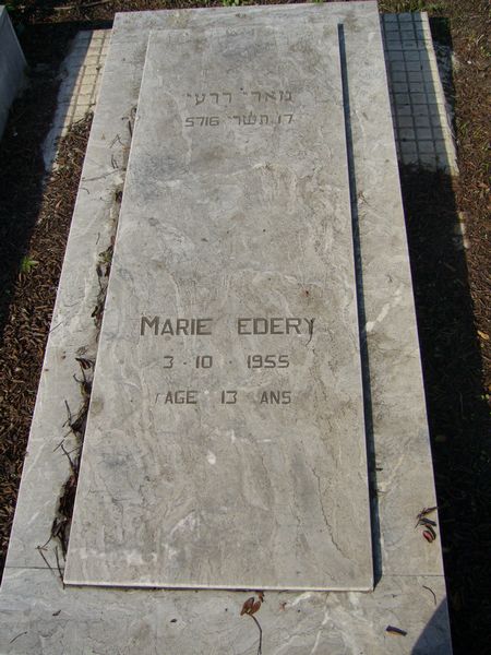 Grafsteen van EDERY Marie