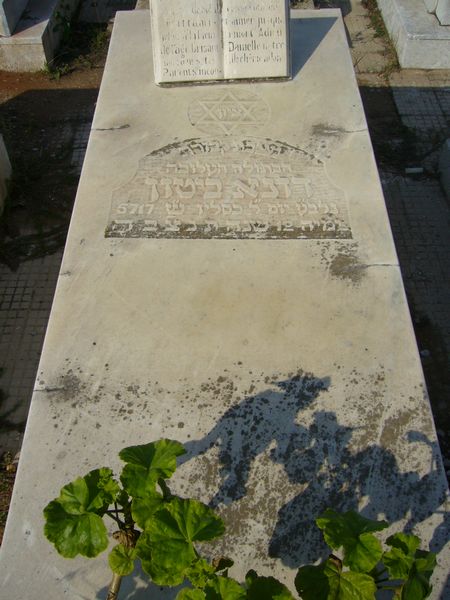 Estela de BITTON Dona