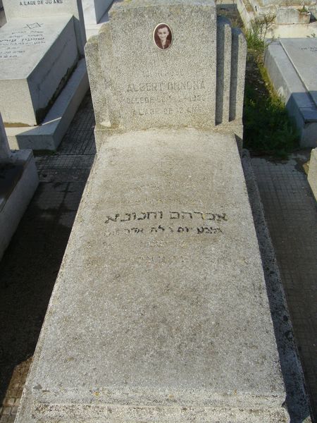 Tombstone of ONNONA Albert