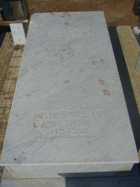 Lápide de MESSAS Esther
