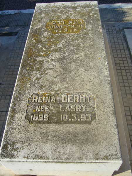 Grafsteen van DERHY Reina