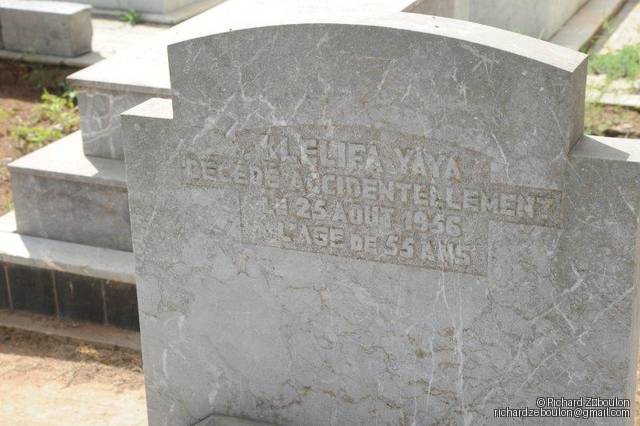 Stèle de Yaya Elifa