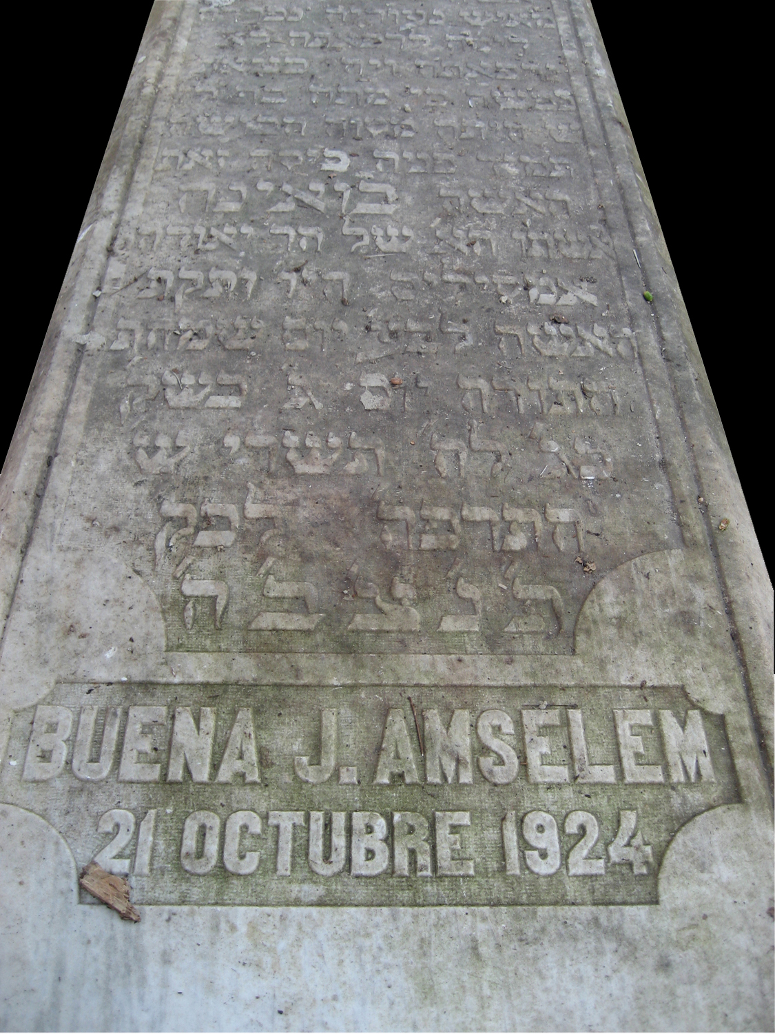 Lápide de Amselem Buena