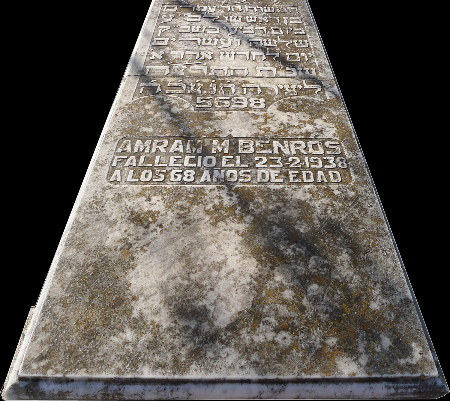 Grafsteen van Benros Amram M.