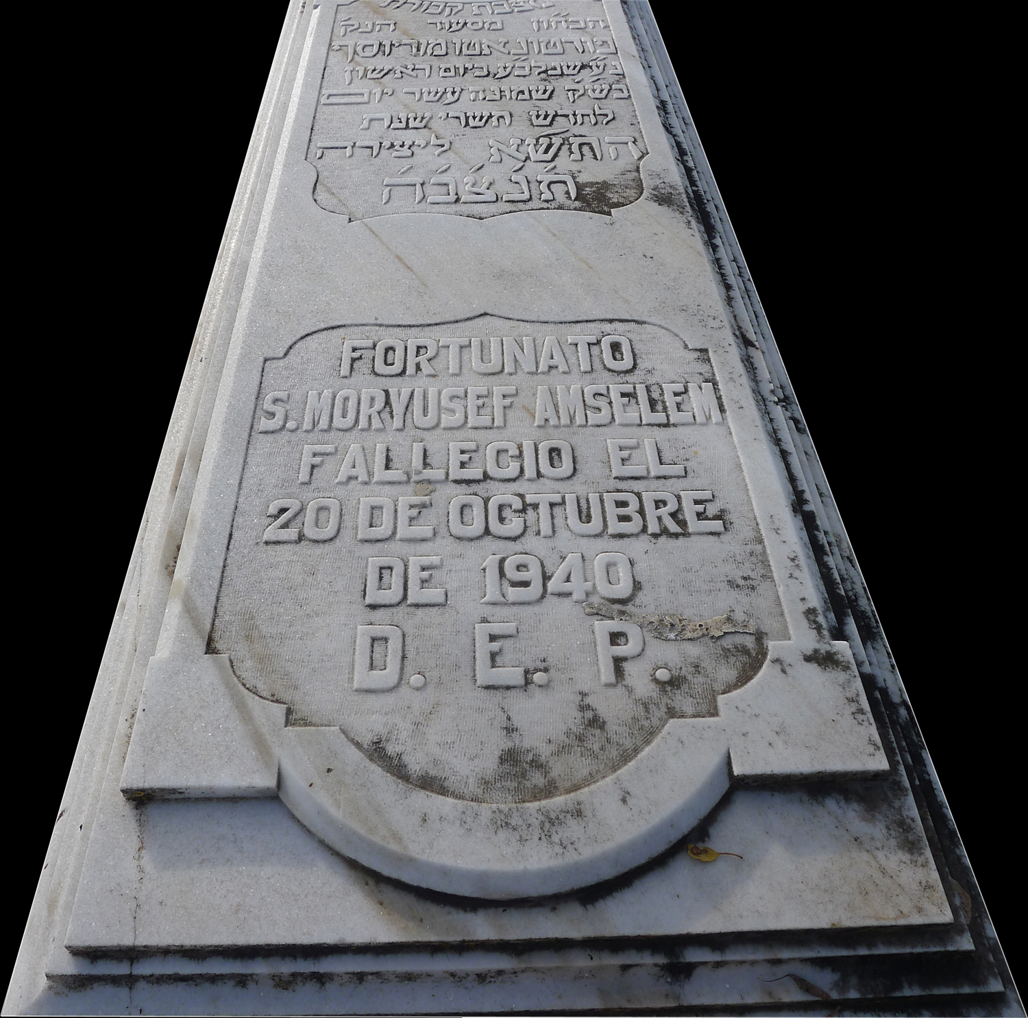 Stèle de Moryusef-Amselem Fortunato