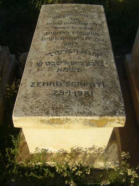 Grafsteen van serfati zehra