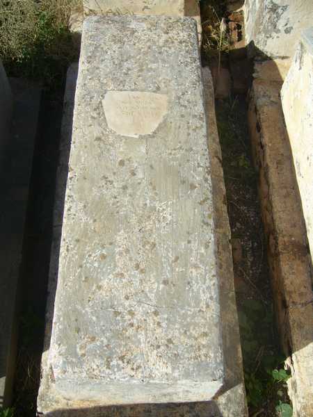 azoulay esther fejfája