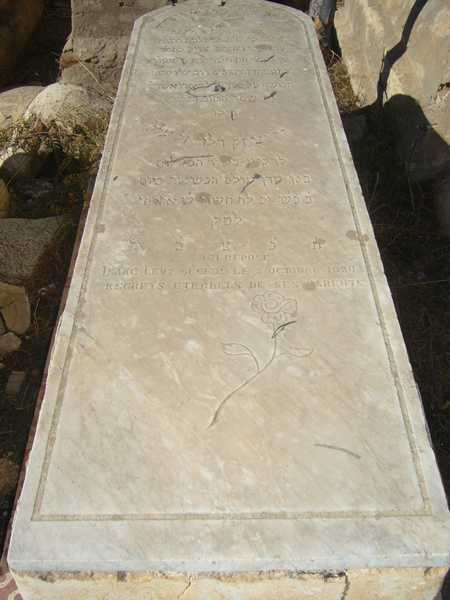 levy isaac fejfája