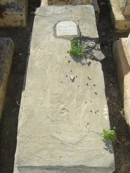 Grafsteen van abouzaglo isaac