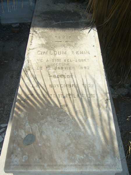 Grafsteen van Aknin Chaloum