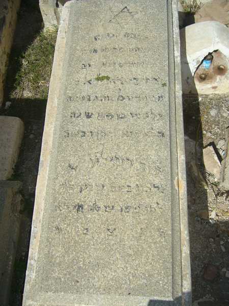 Lápide de rosilio habiba