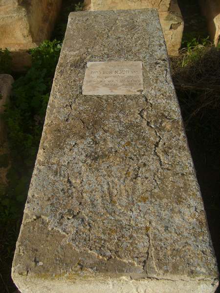 Tombstone of oiknine hanina