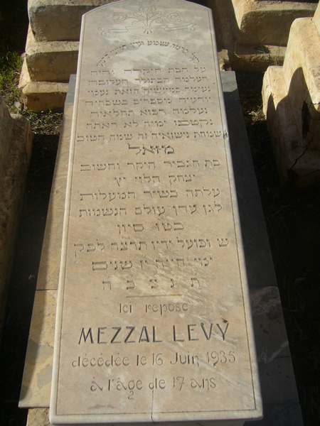 levy mezzal fejfája