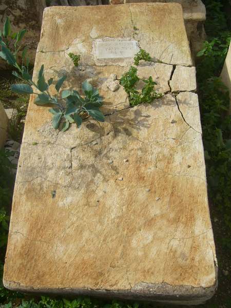 Tombstone of ouaknine messoda