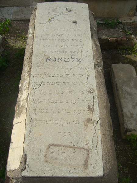 Lápide de abergel sultanna