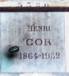 Lápide de COR Henri