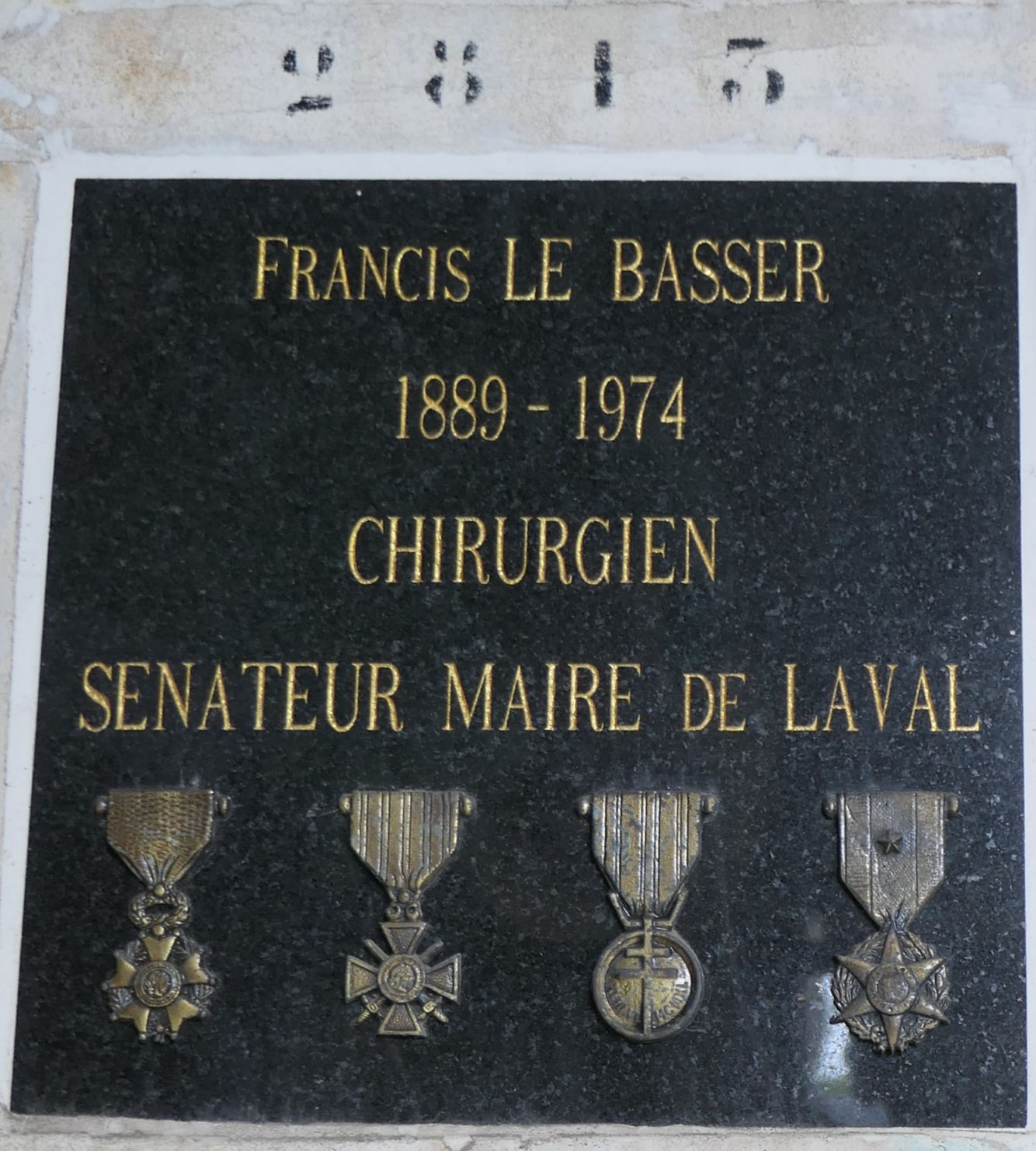 Stèle de LE BASSER Francis