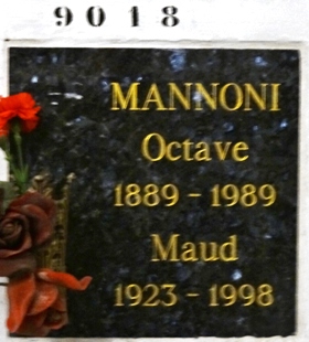 Stèle de MANNONI Magdalena, dite Maud, née VAN DER SPOEL
