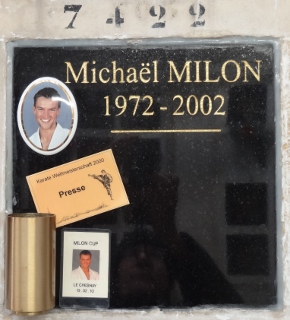 מצבת MILON Michaël